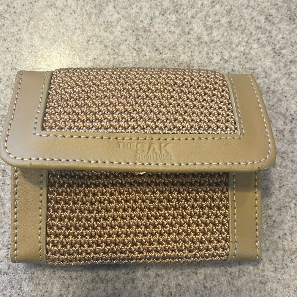 The SAK Elliott Lucca small wallet (tan/crochet)
